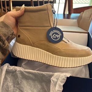 White Mountain Sand Platform Chelsea Boots